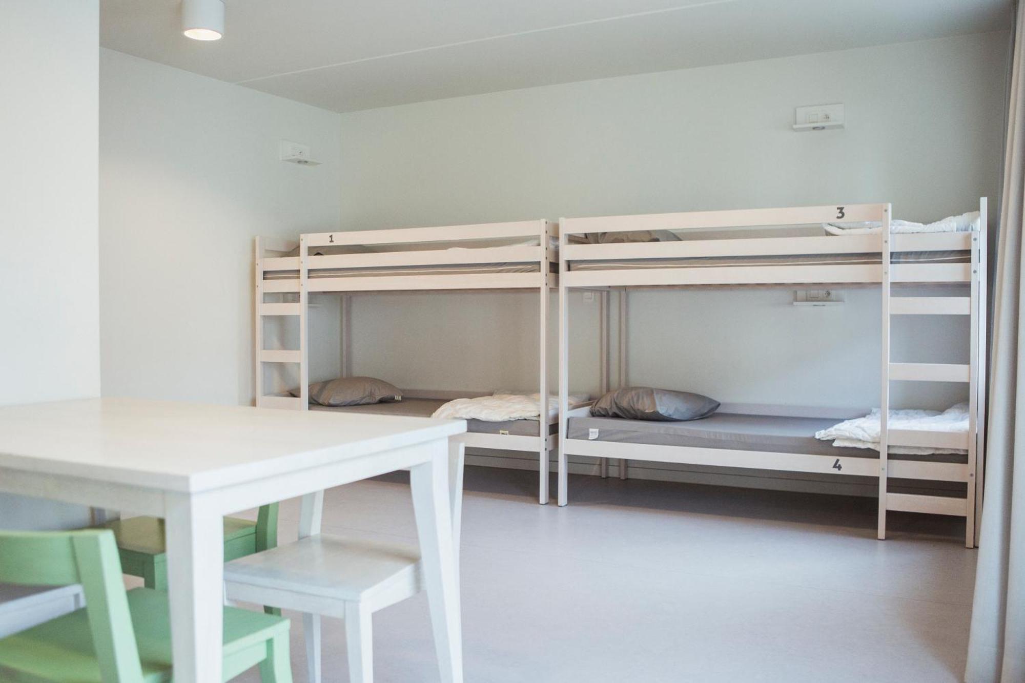 Snuffel Youth Hostel *
